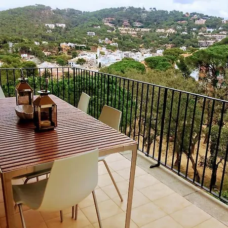 Appartement 2 Story, 5 Bedroom, 3 Bath Flat, Steps From The & Cliff Walk Llafranc