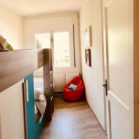 Apartment 2 Story, 5 Bedroom, 3 Bath Flat, Steps From The & Cliff Walk Llafranc